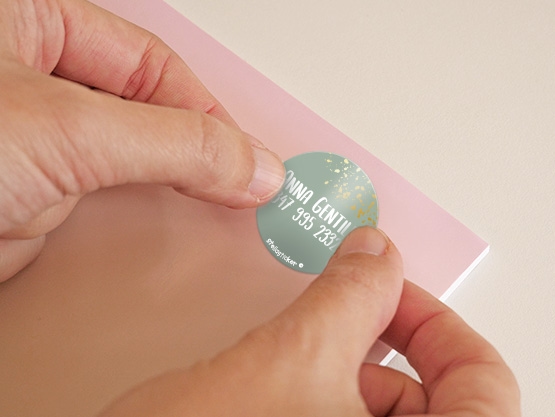 Adesivi rotondi con nome e Design in Oro